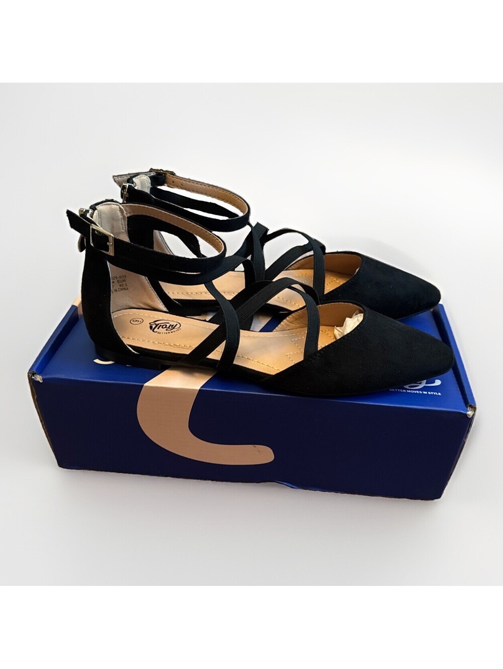New In Box Trary Women's Strappy Suede Black Flats Pointed Toe Shoes Size 9
